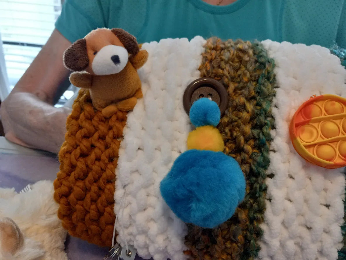 Brown Muff with Puppy